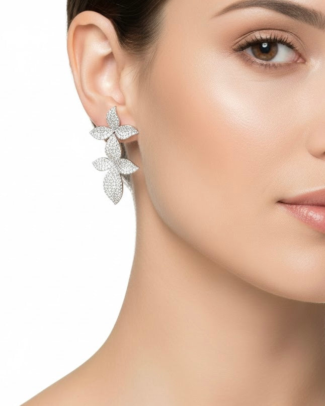 أقراط مرصعة بالزركون