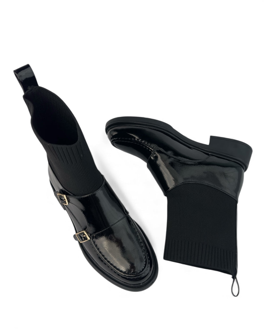 حذاء جورب من الجلد اللامع