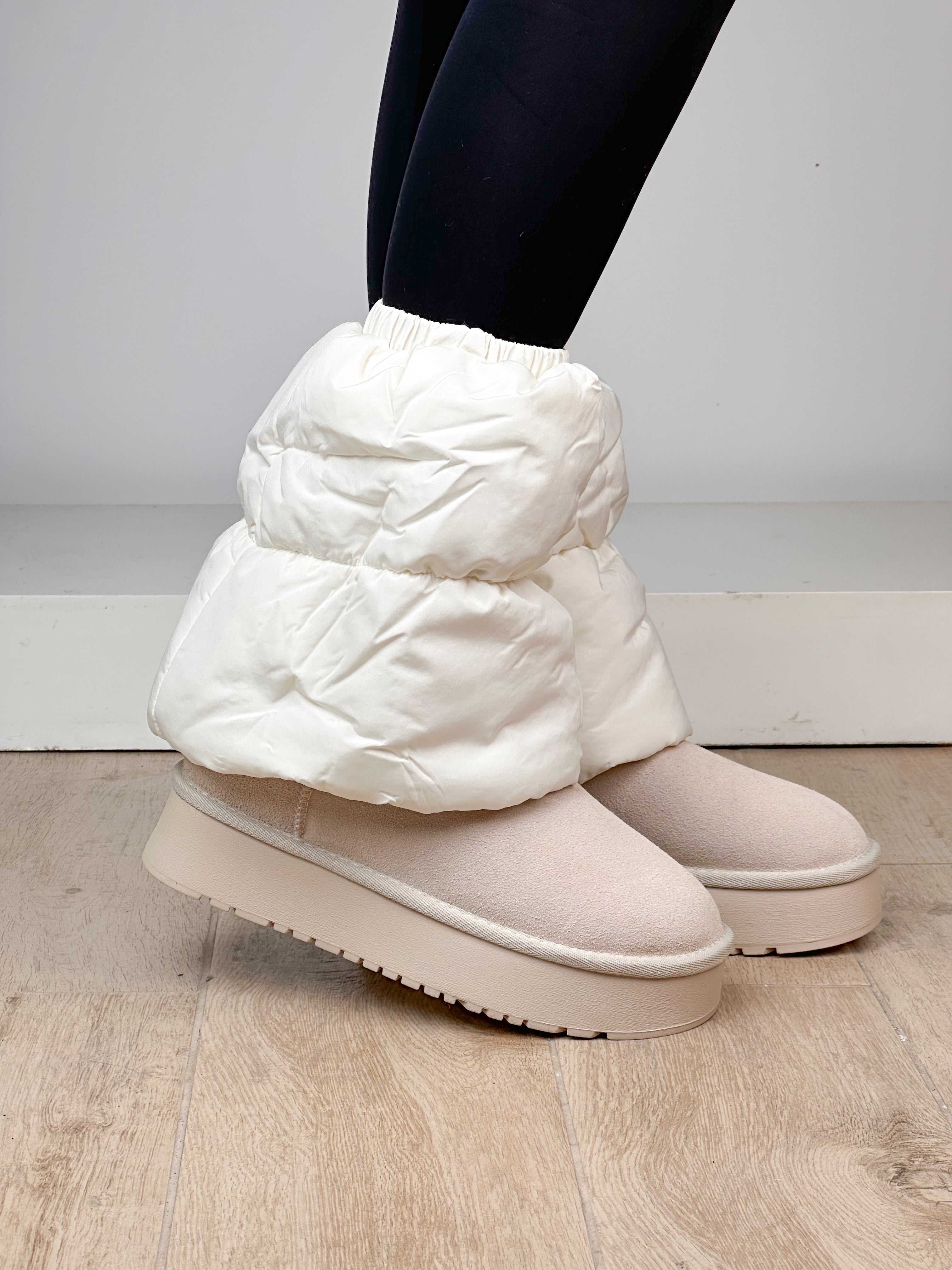 حذاء مبطن بلوحة علوية منتفخة قابلة للإزالة