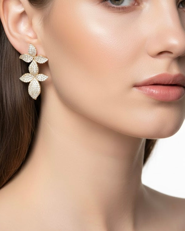 أقراط مرصعة بالزركون