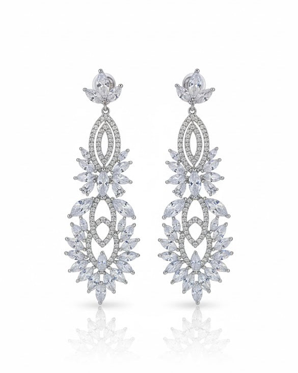 أقراط مرصعة بالزركون