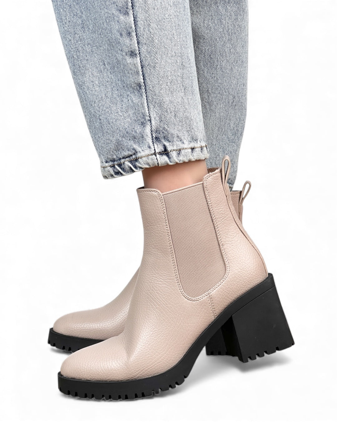 حذاء تشيلسي جلدي بنعل سميك