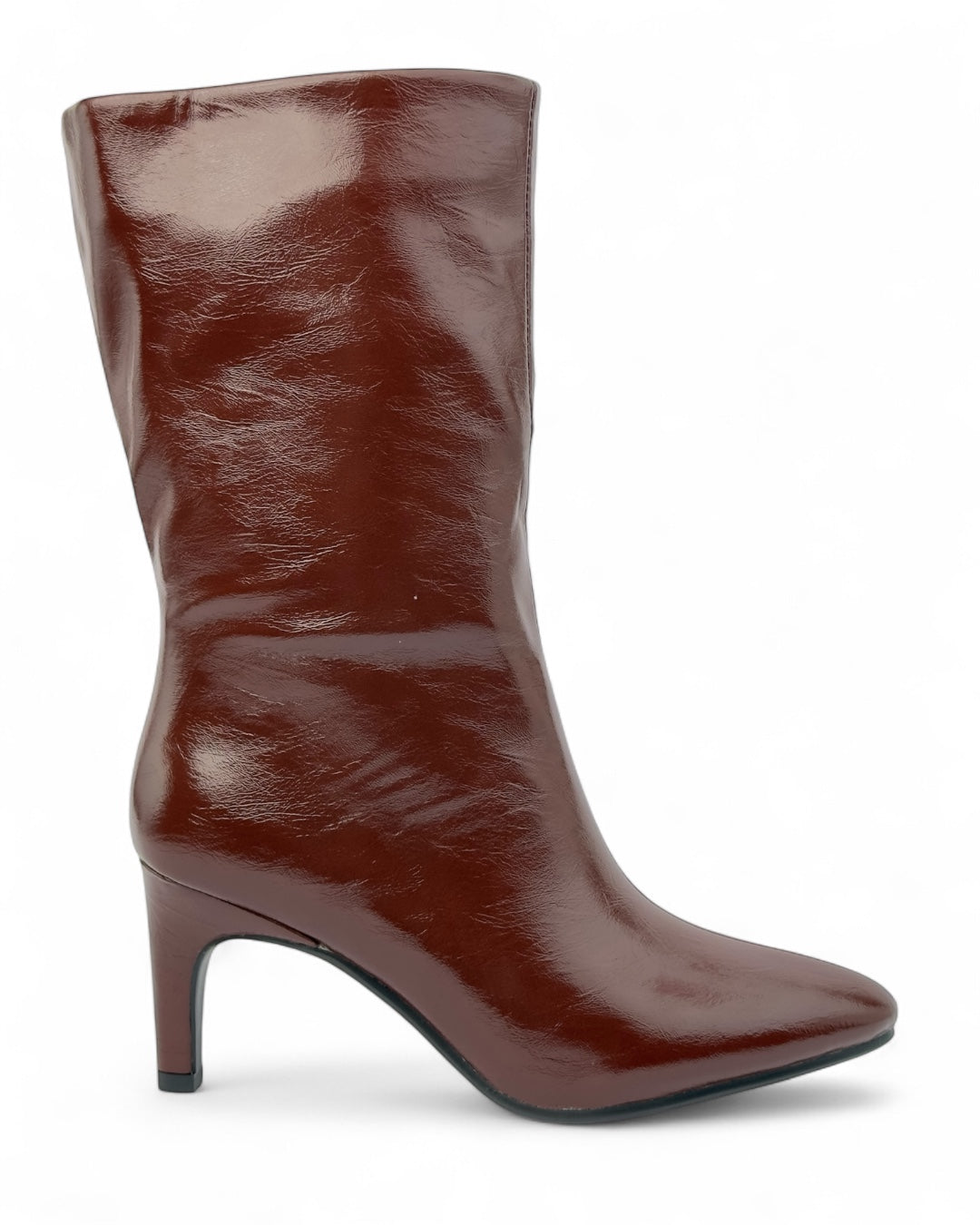 حذاء بوت جلدي ذو مقدمة مدببة وكعب رفيع