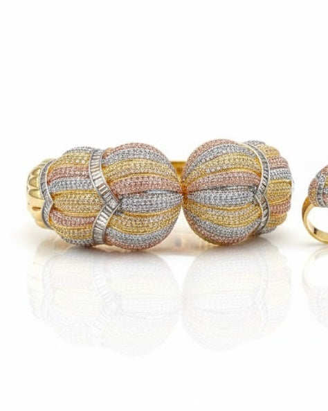 طقم سوار وخاتم مرصع بأحجار الزركون