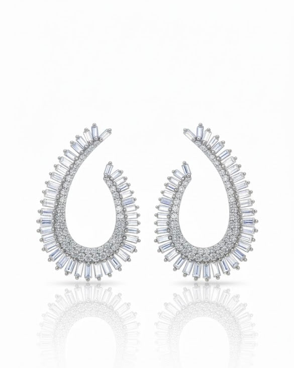 أقراط مرصعة بالزركون