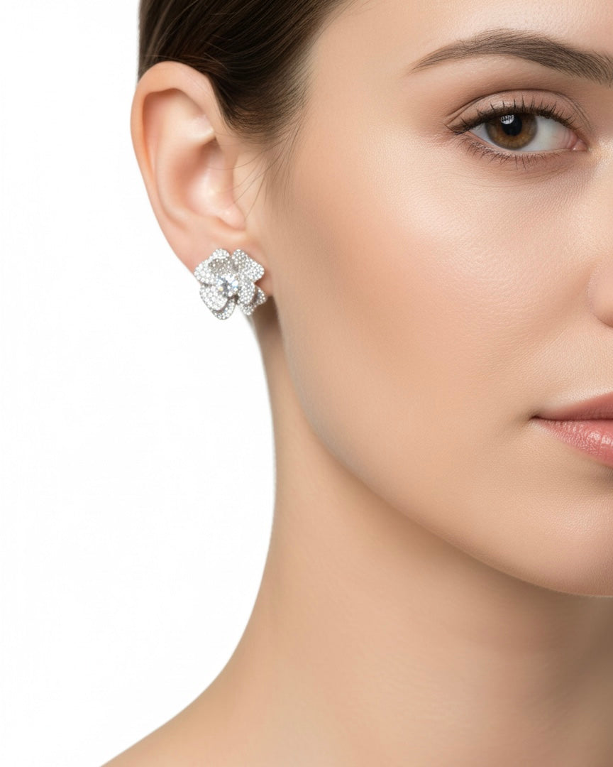 أقراط مرصعة بالزركون