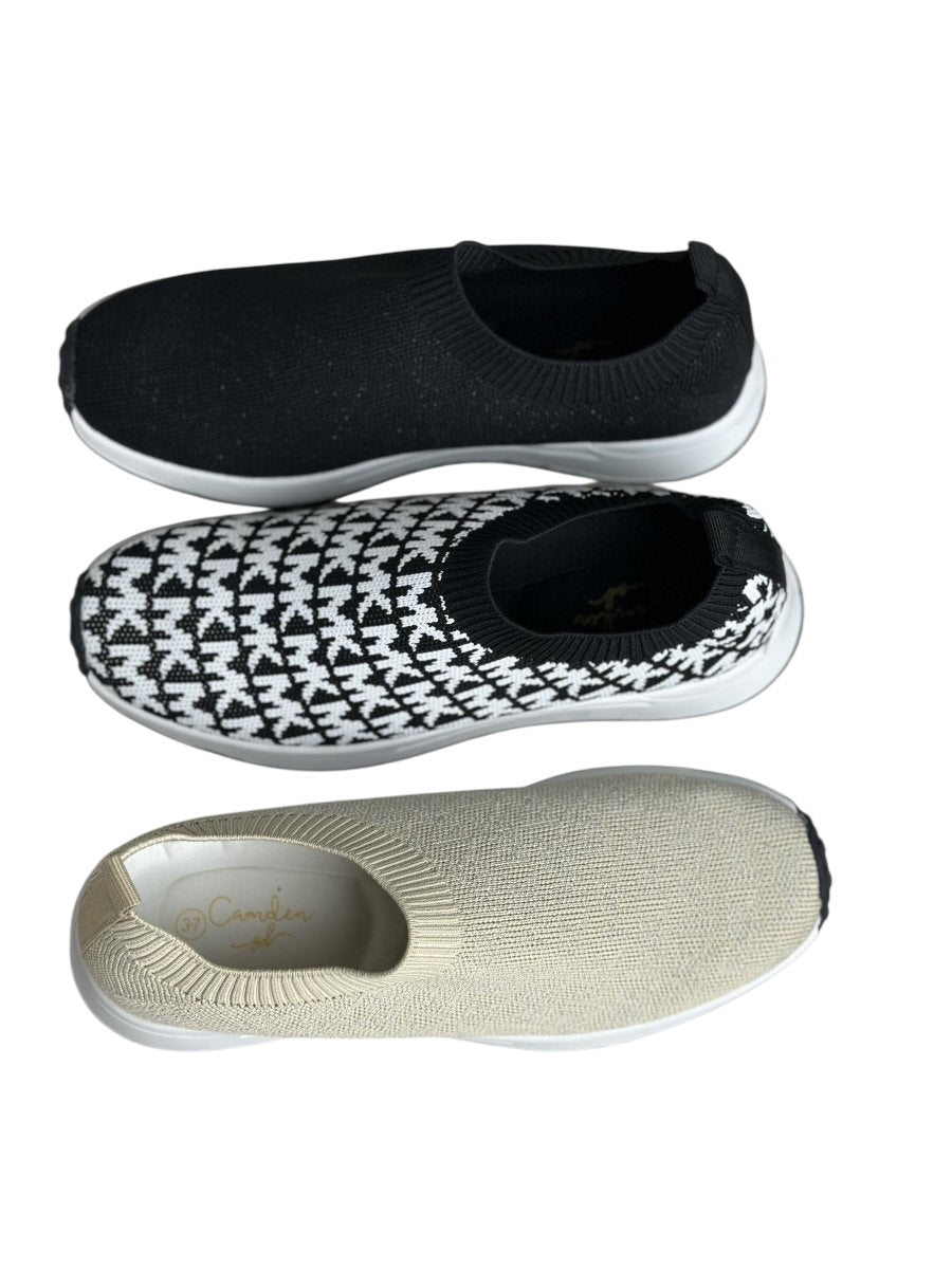 أحذية عملية من القماش الطبي