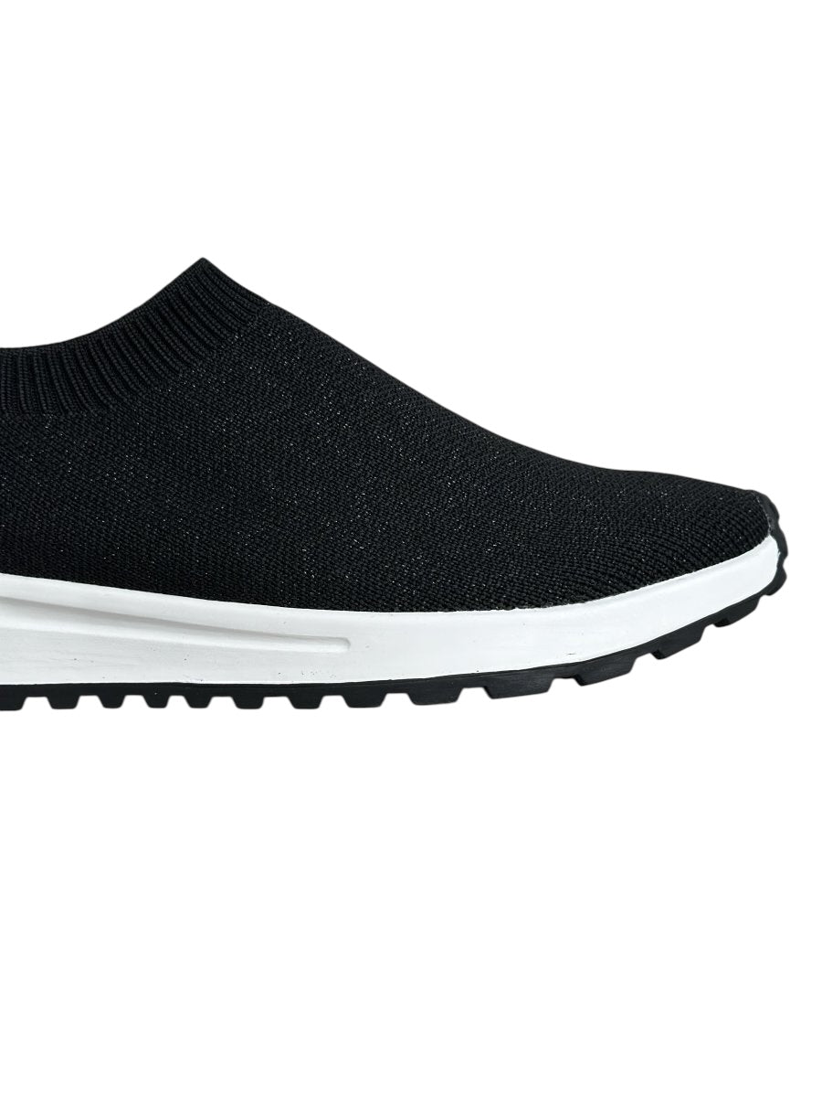 أحذية عملية من القماش الطبي