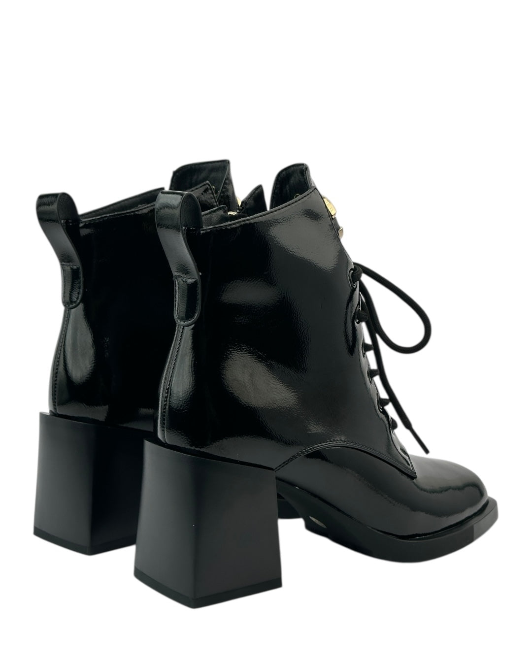 حذاء جلدي برباط ومقدمة مربعة