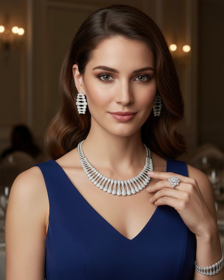 مرصع بأحجار الزركون