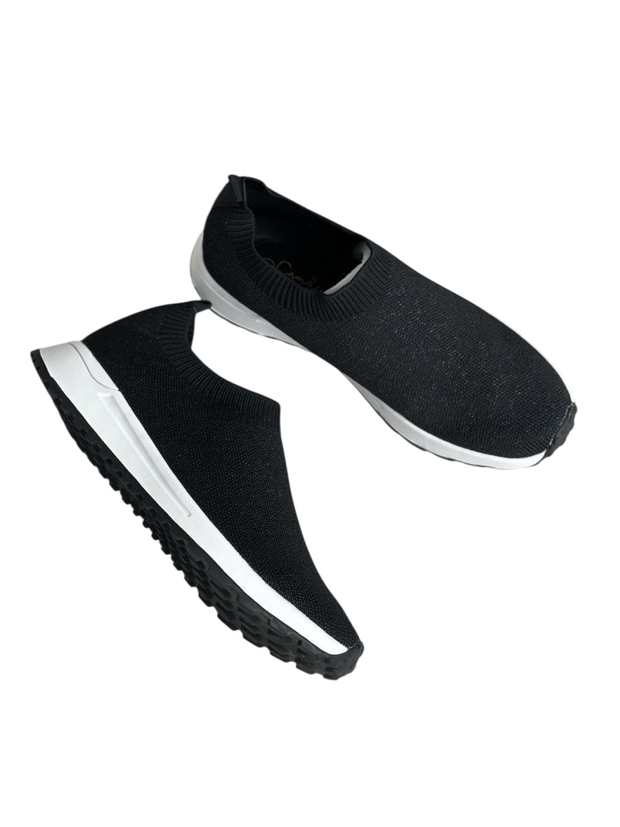 أحذية عملية من القماش الطبي