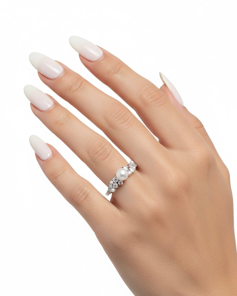 خاتم مرصع بأحجار الزركون واللؤلؤ