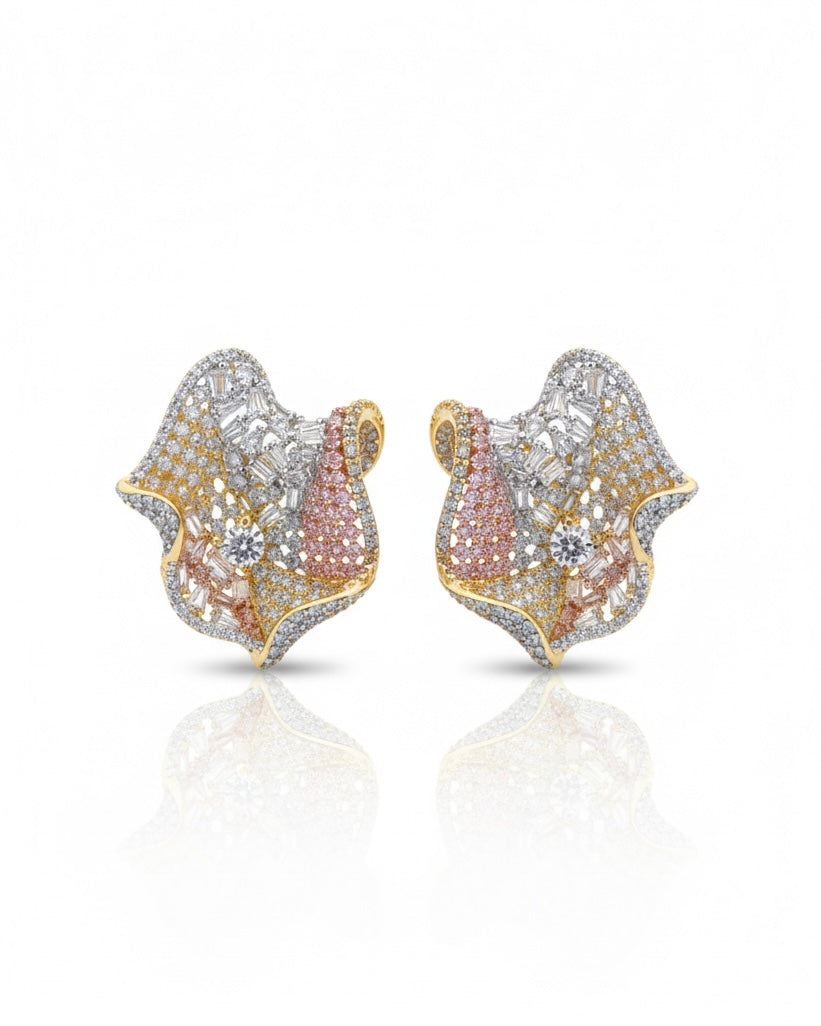 أقراط مرصعة بالزركون