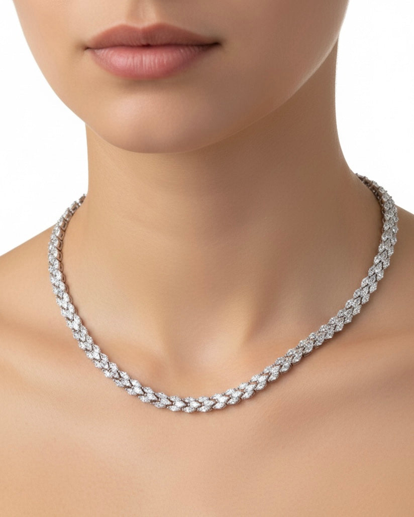 قلادة تنس مرصعة بأحجار الزركون