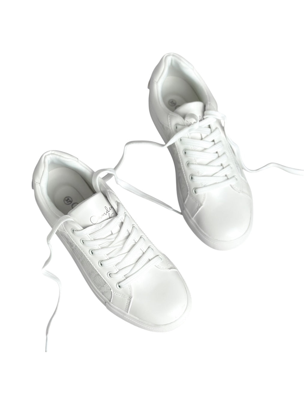 حذاء رياضي من الجلد بنقشة جلد الثعبان