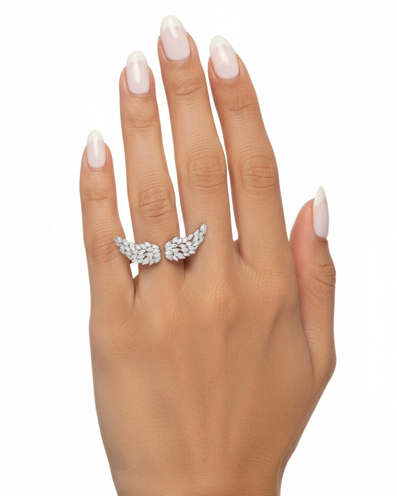 خاتم مرصع بأحجار الزركون