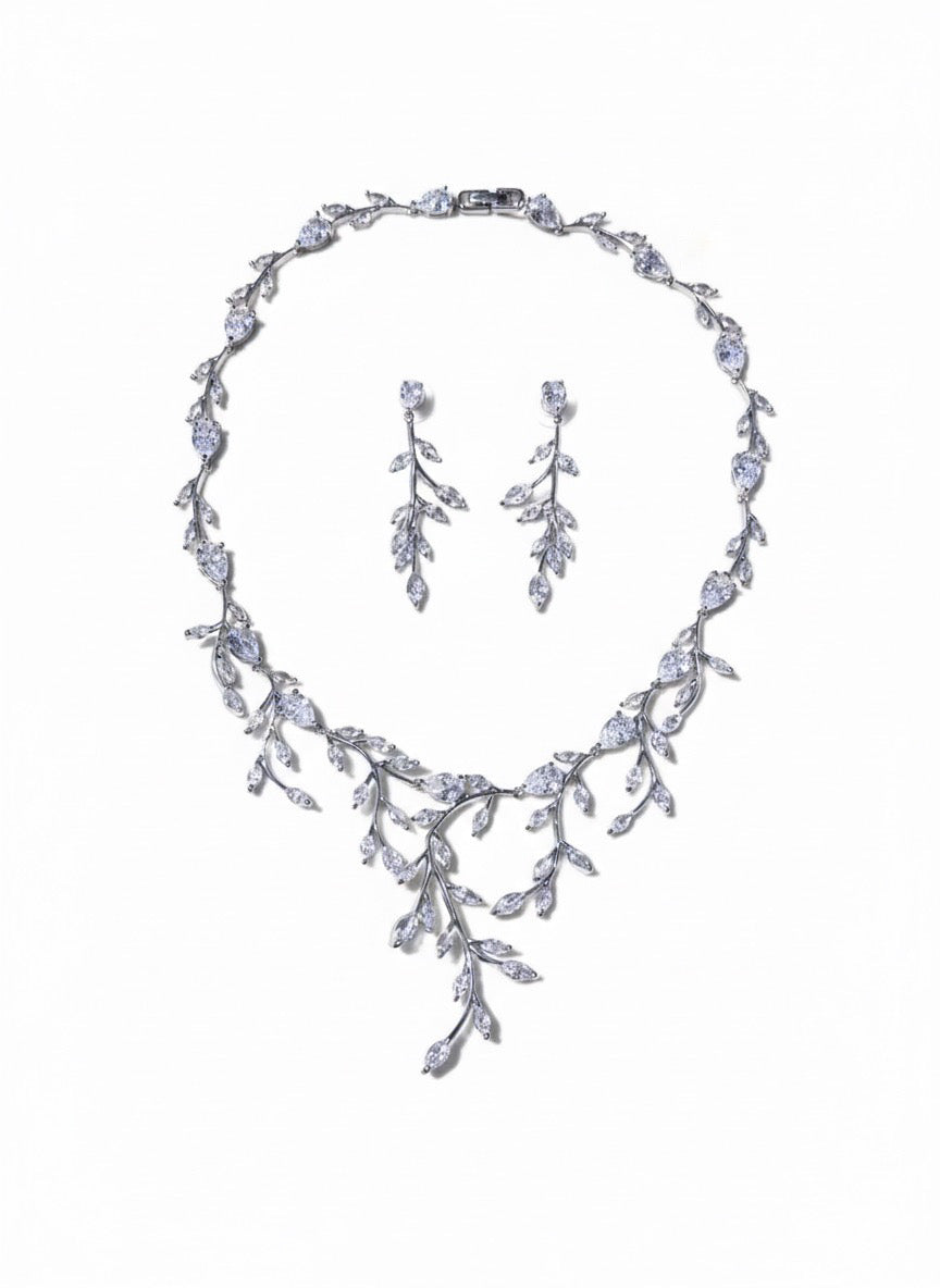 مرصع بأحجار الزركون