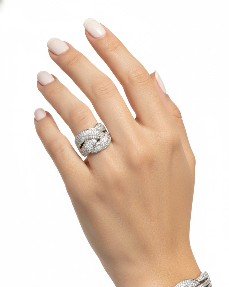 خاتم مرصع بأحجار الزركون