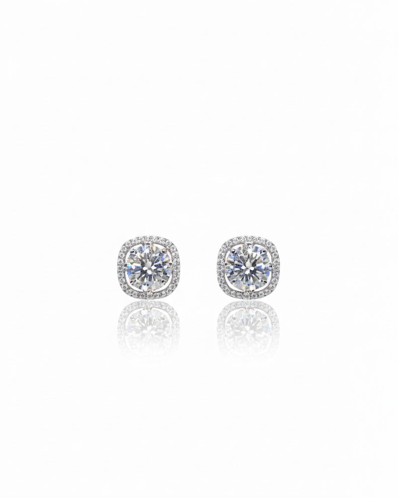 أقراط من الفضة عيار 925