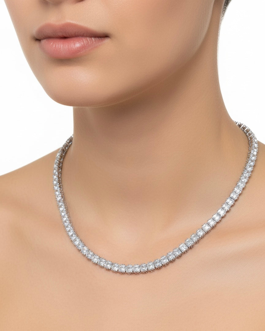 قلادة من حجر الزركون