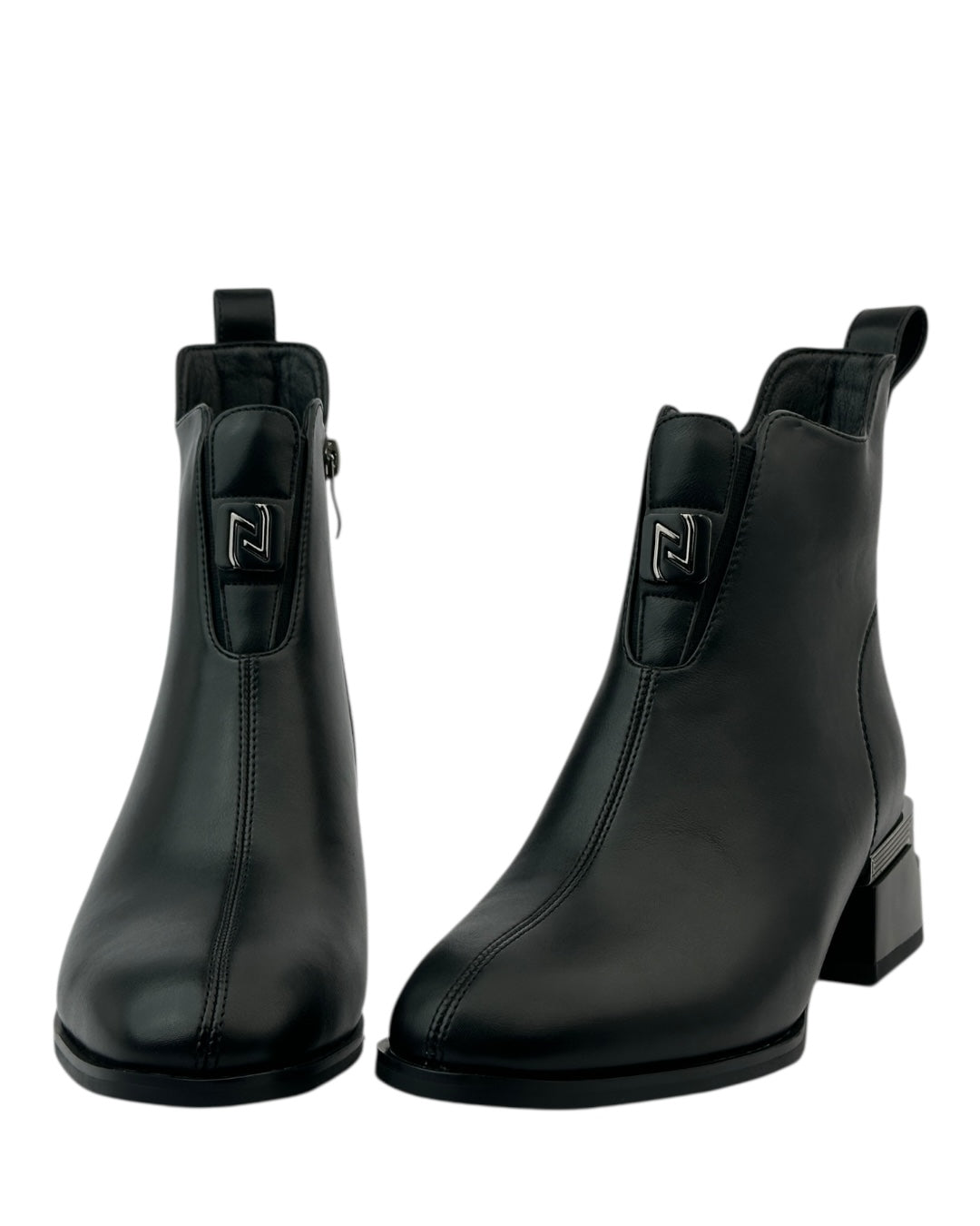 حذاء بكعب عريض مزود بسحاب من الجلد