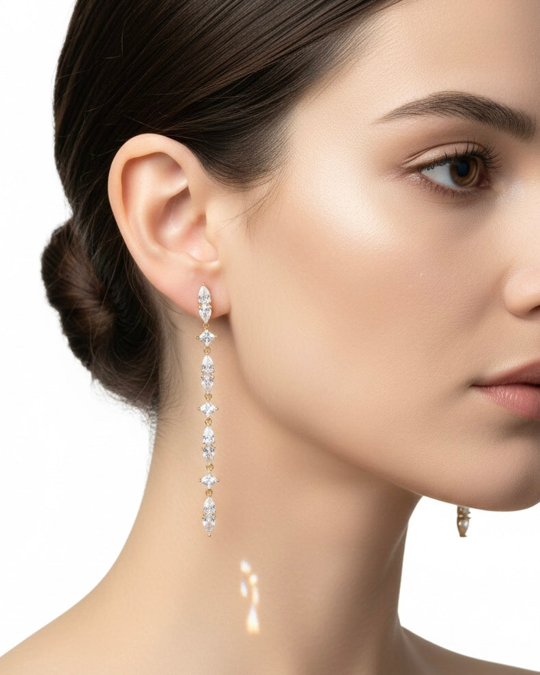 أقراط مرصعة بالزركون