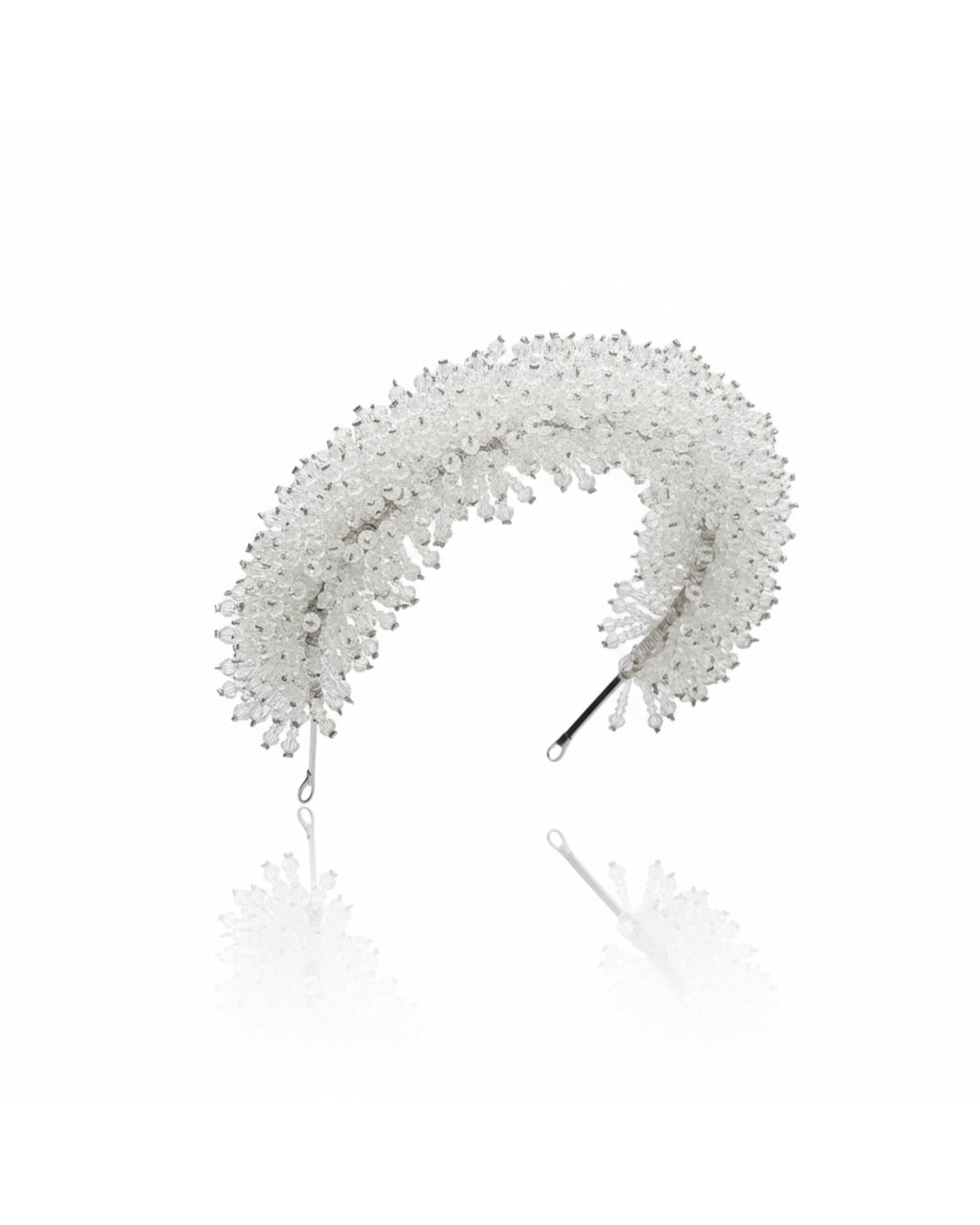 غطاء رأس مرصع بأحجار كريستالية شفافة