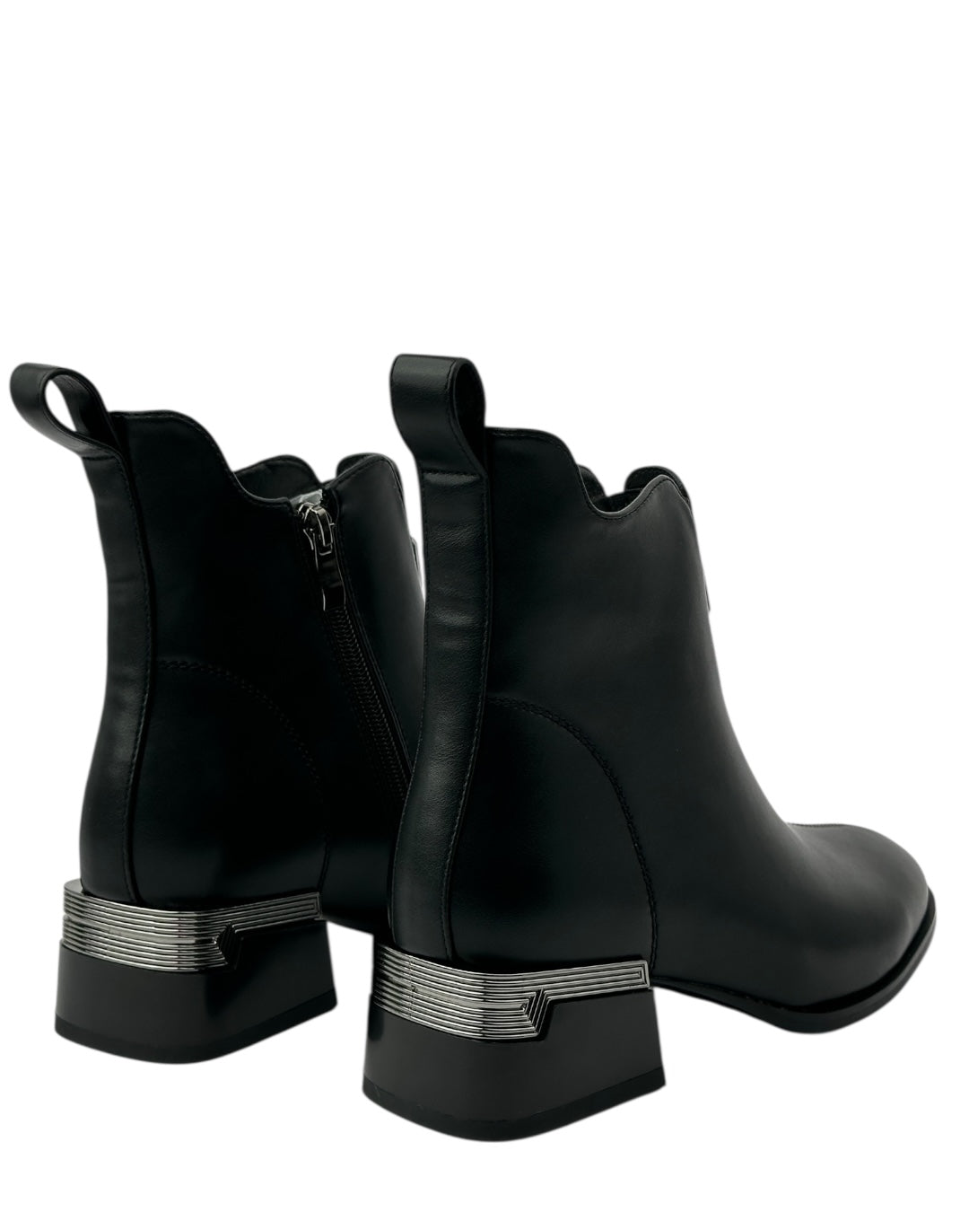 حذاء بكعب عريض مزود بسحاب من الجلد