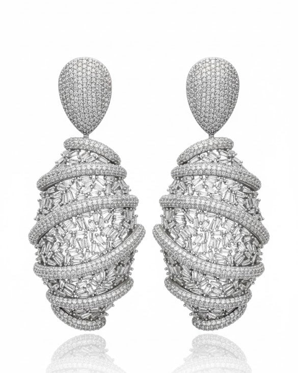 أقراط مرصعة بالزركون