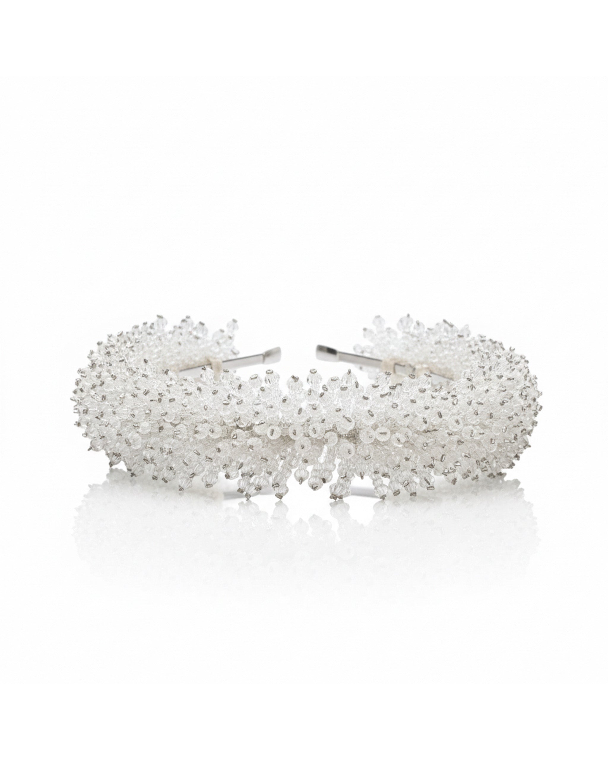 غطاء رأس مرصع بأحجار كريستالية شفافة