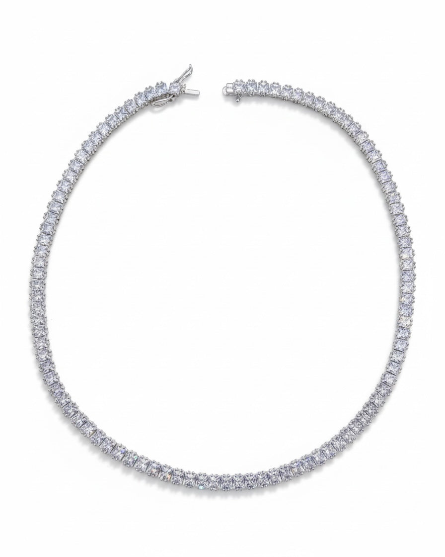 قلادة من حجر الزركون