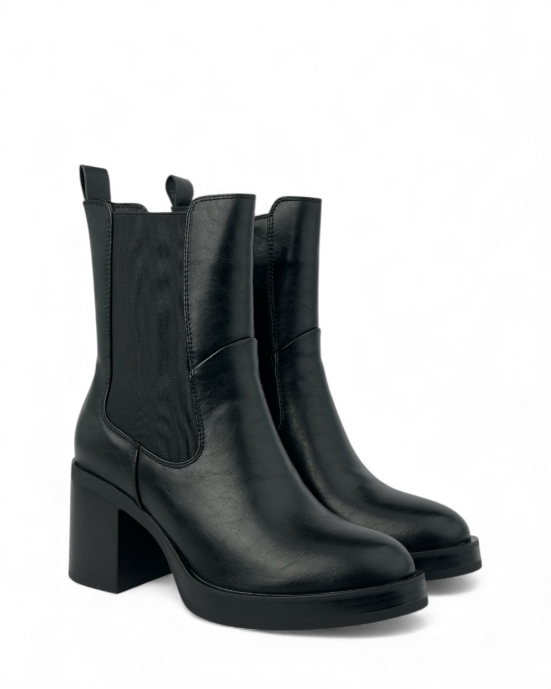 حذاء بكعب عريض من الجلد مع جزء جانبي قابل للتمدد