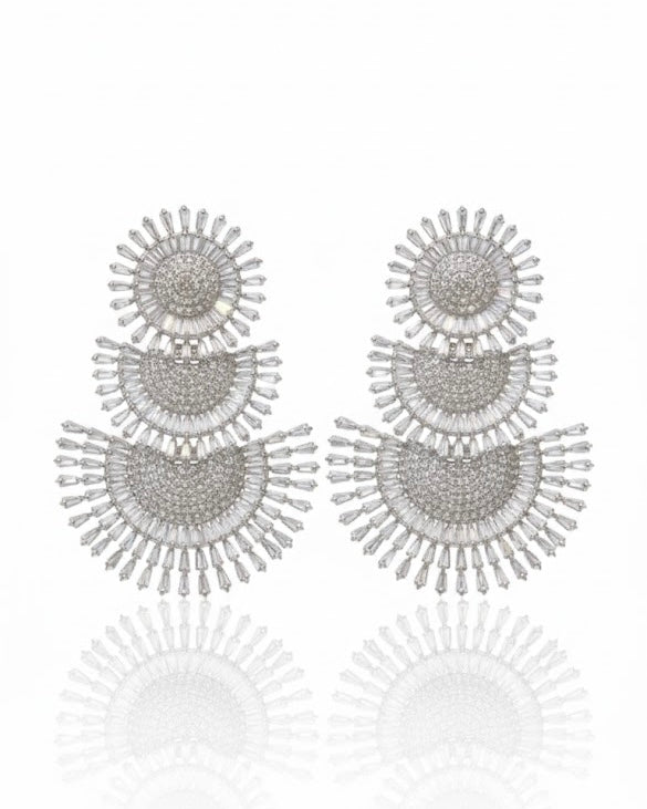 أقراط مرصعة بالزركون