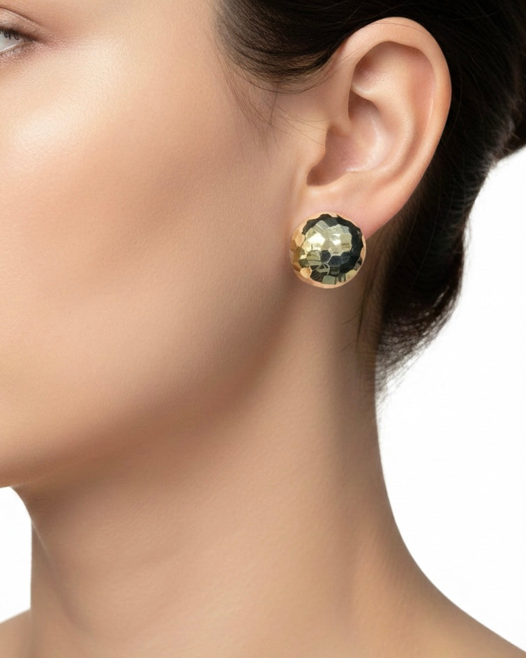 أقراط مطلية بالذهب