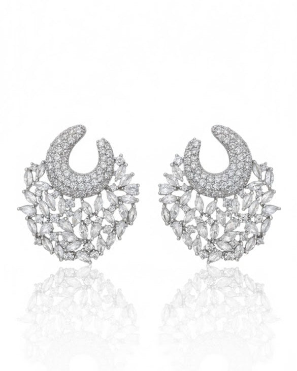 أقراط مرصعة بالزركون