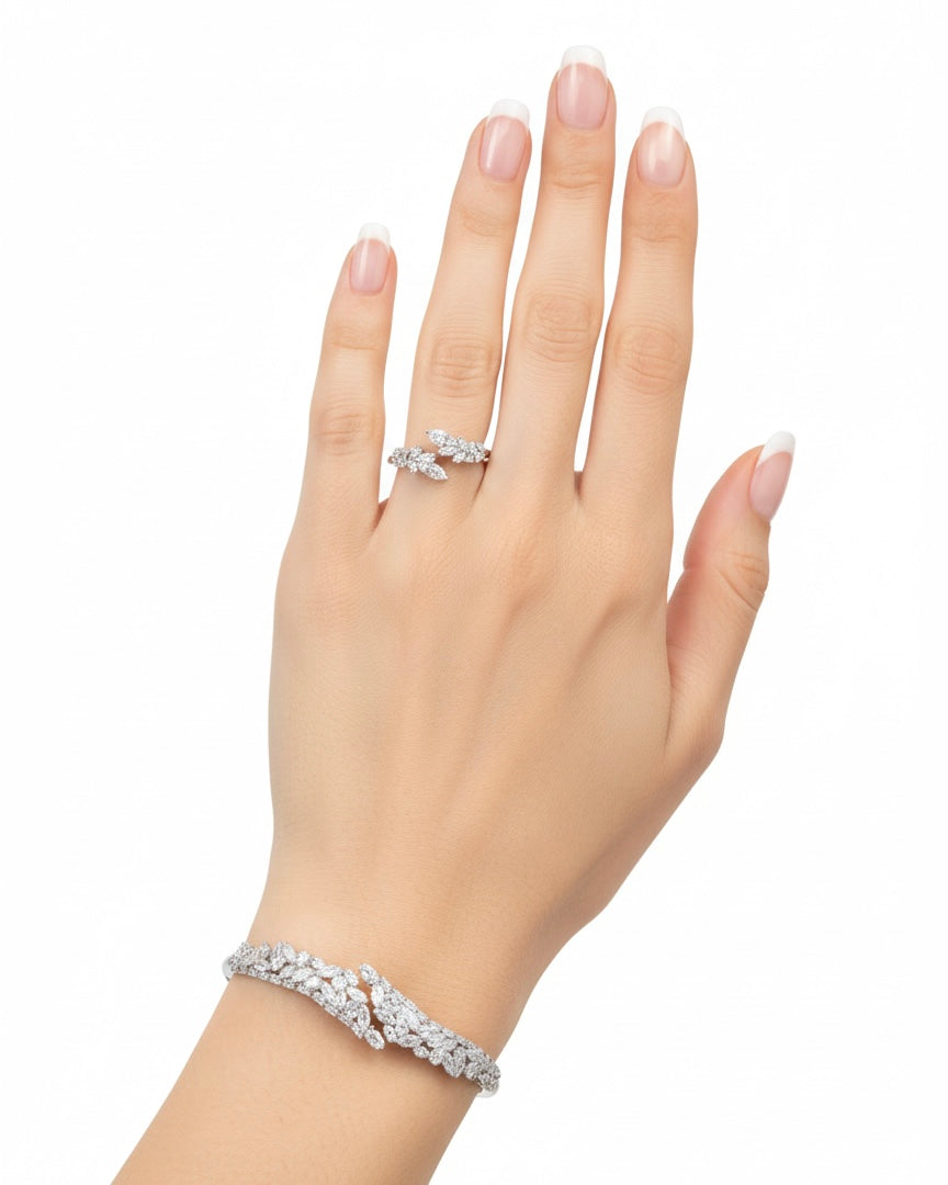 طقم مرصع بالزركون