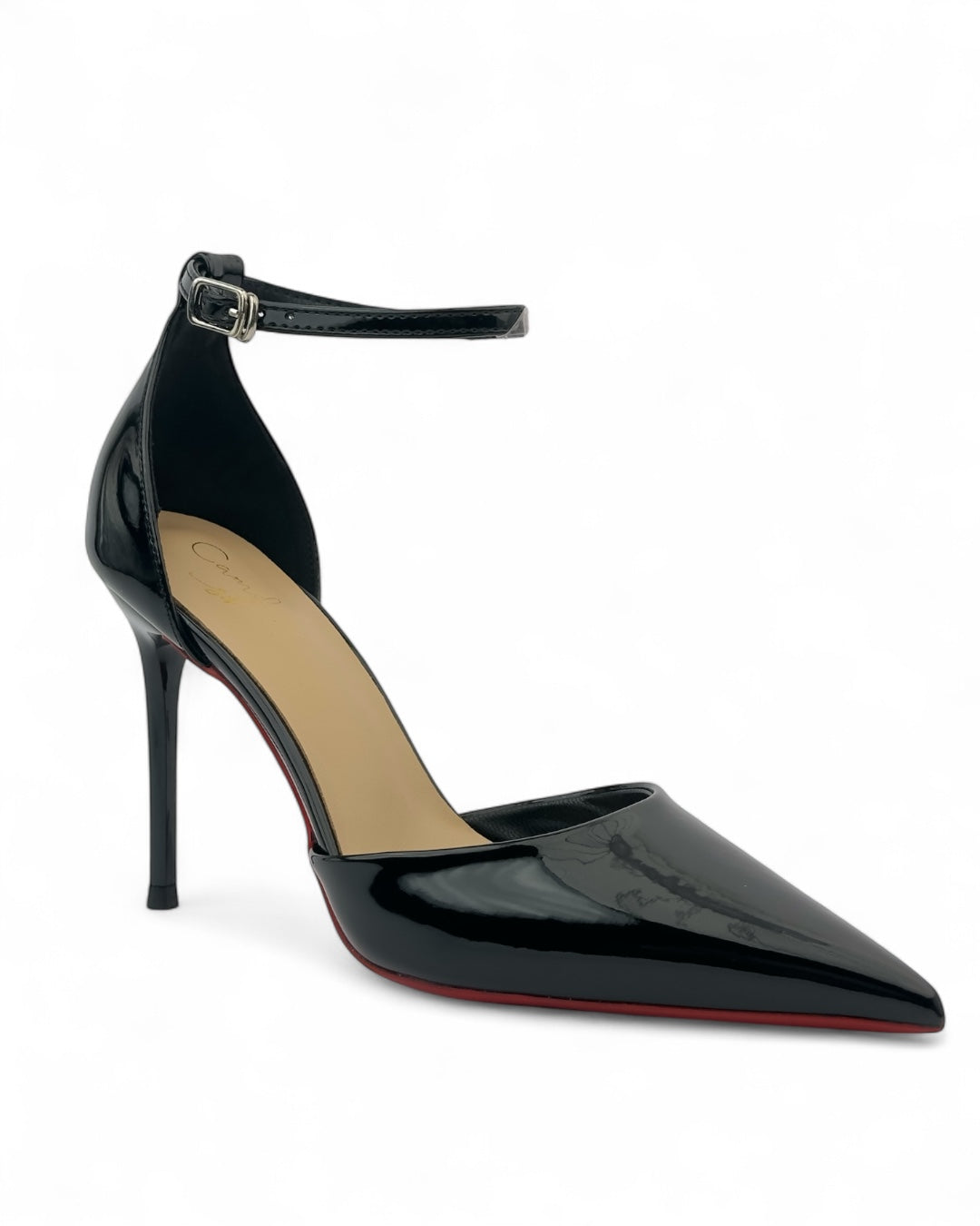 كعب عالٍ كلاسيكي من الجلد اللامع