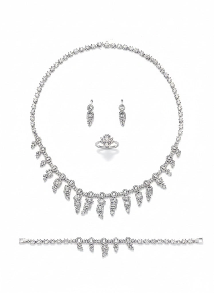 مرصع بأحجار الزركون الفضية