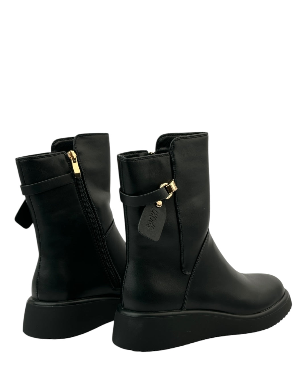 حذاء من الجلد الأملس بنعل سميك