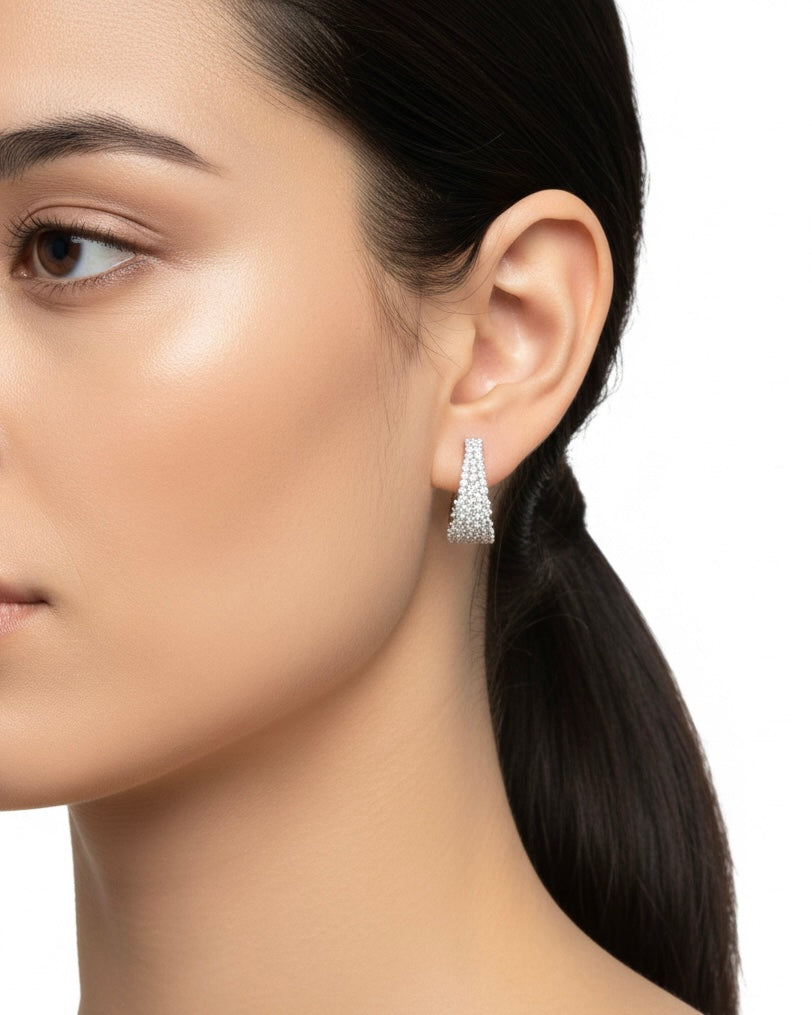 أقراط مرصعة بالزركون