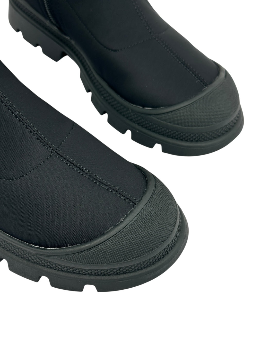 حذاء طويل من قماش مطاطي بنعل سميك