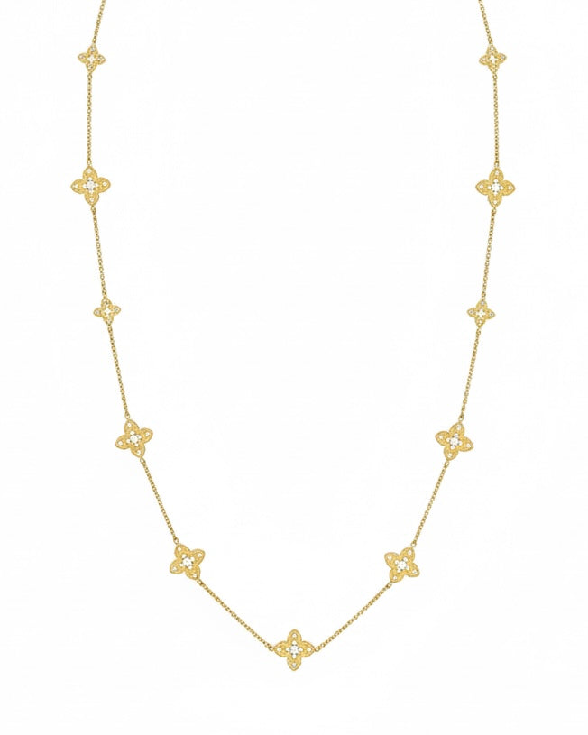 قلادة ذهبية اللون