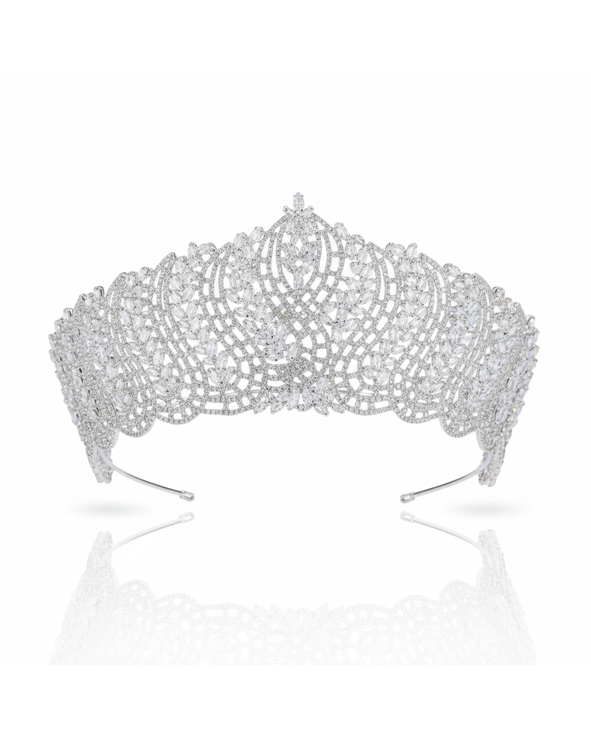 تاج مرصع بالزركون الفضي