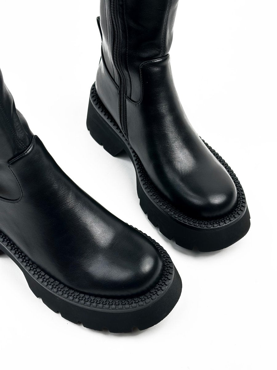 حذاء جلدي ذو ساق عالية