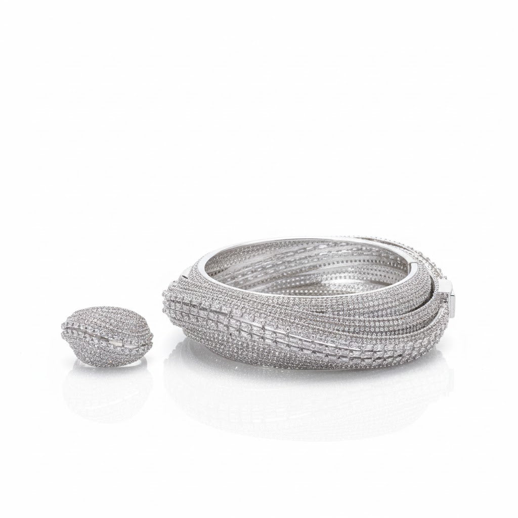 طقم سوار وخاتم مرصع بأحجار الزركون