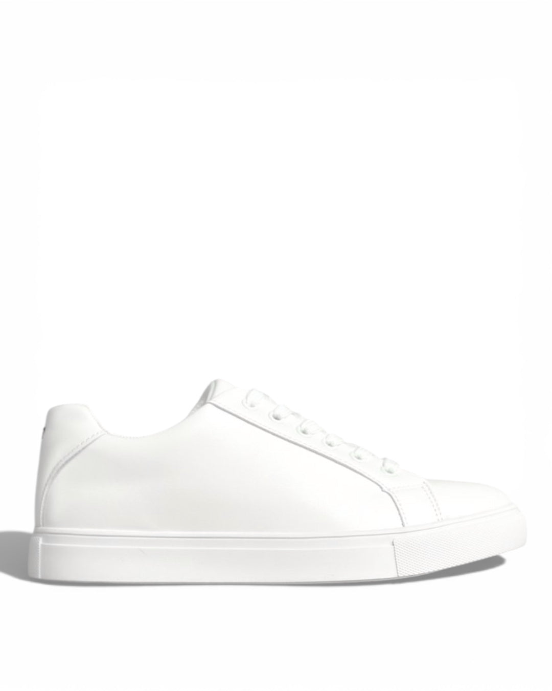 أحذية رياضية من القماش الطبي