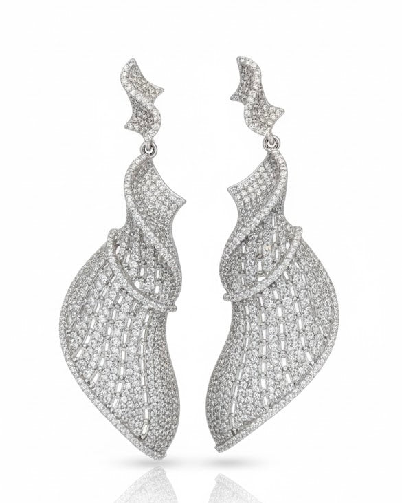 أقراط مرصعة بالزركون