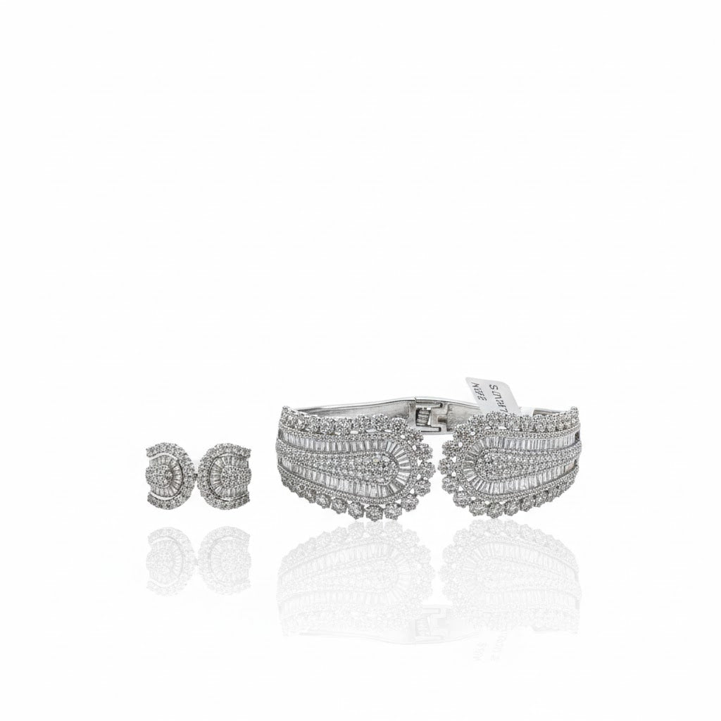 طقم سوار وخاتم مرصع بأحجار الزركون