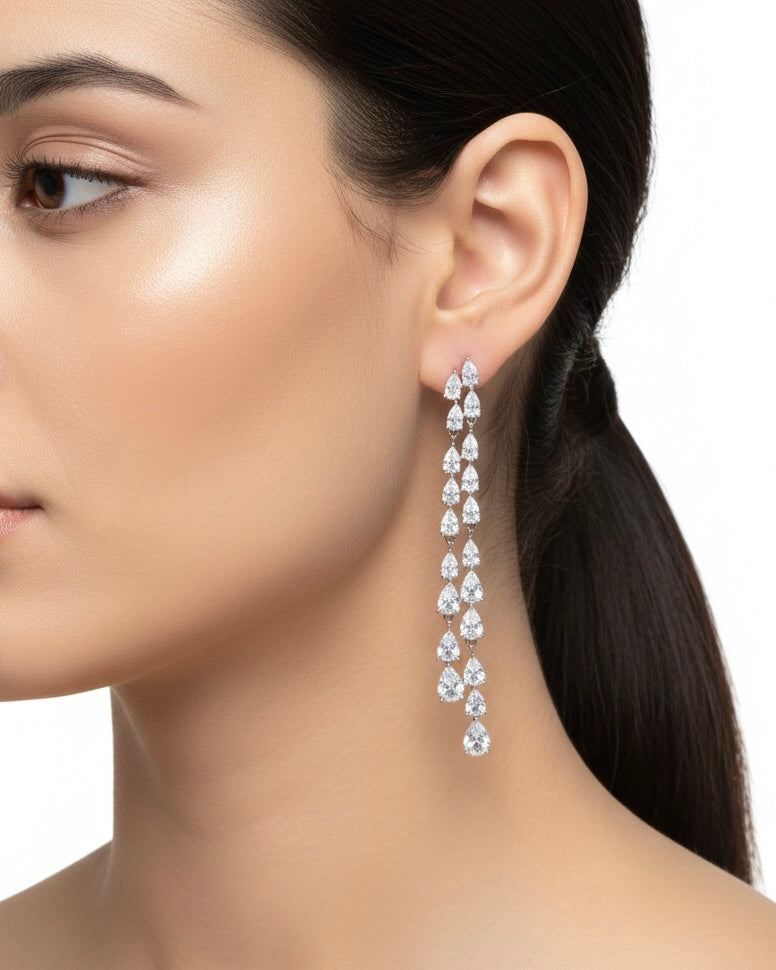 أقراط مرصعة بالزركون