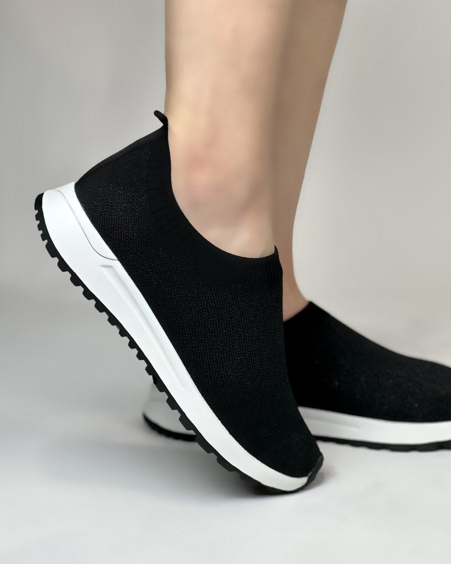 أحذية عملية من القماش الطبي